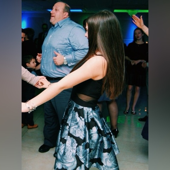 AQUA Black and Silver Floral Dress - Picture 3 of 3